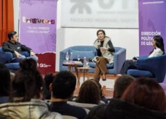 Río Gallegos: Julia Mengolini presentó “Las caras del monstruo” en la previa del Foro Feminista Trinchera
