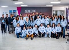 Río Gallegos: Grasso entregó indumentaria al personal de Turismo y destacó su trabajo en la promoción de la ciudad